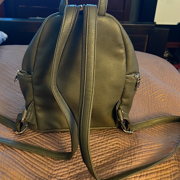 Backpack - Picture 12 of 12